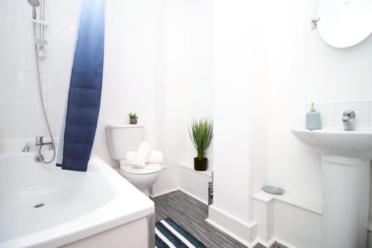 St Thomas Loft Views By Ssw - 2Br, Parking, Sleeps 4, Easy Access To City Centre, Marina, Beach And M4 Swansea Exterior foto